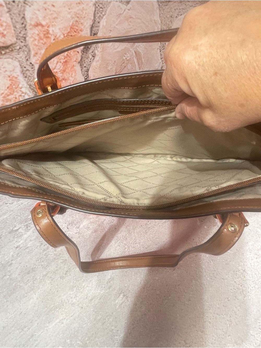 Michael Kors Voyager Orange Colorblock Tote & Matching Wallet Clementine - Picture 6 of 12
